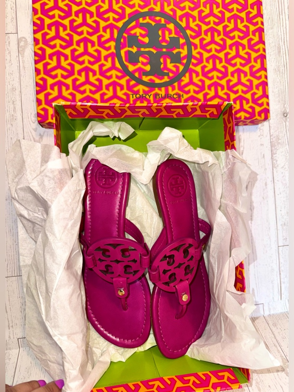 Tory Burch Miller Saffiano Patent Sandal - Party Fuschia - size 7 - Picture 12 of 14